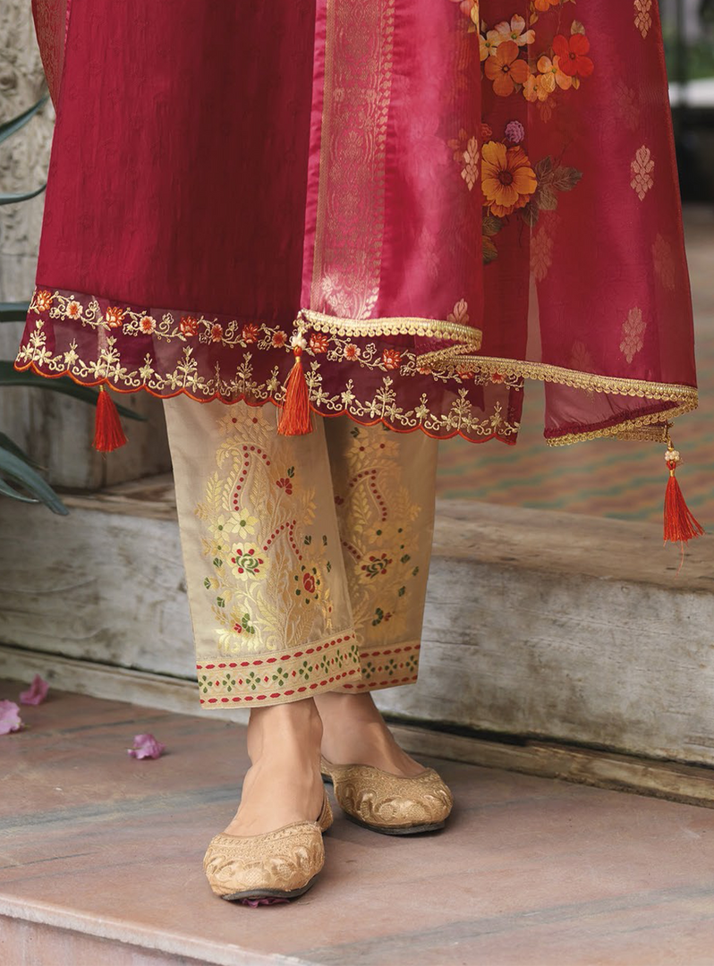 Maroon Viscose Kurtis with Jacquard Digital Dupatta.